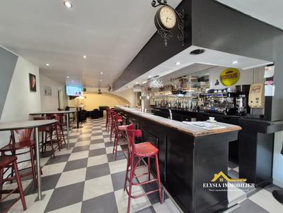 Fonds de commerce - Magasins - 143 m²