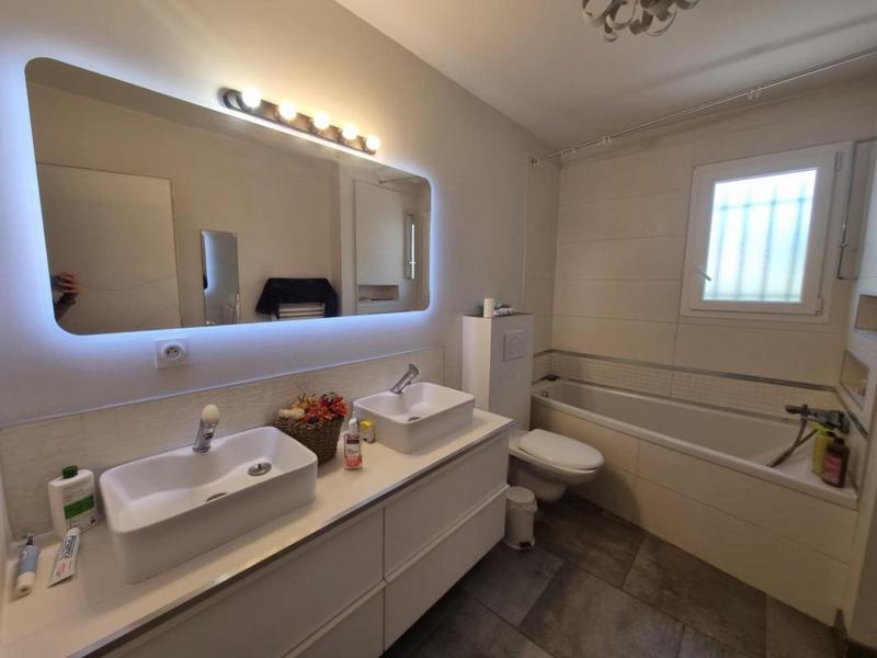 Maison - 137 m² - 5 pièces