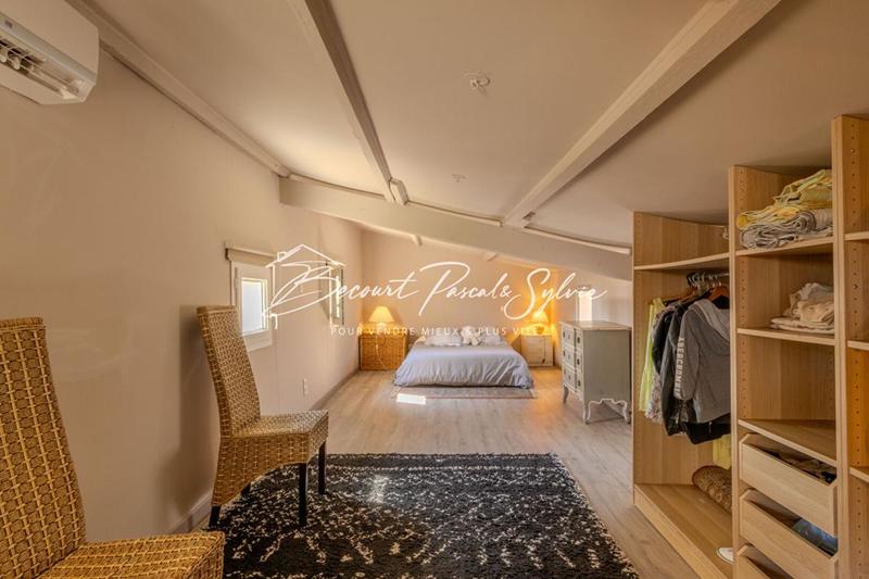 Villa - 210 m² - 6 pièces