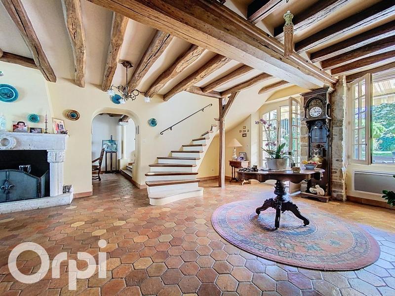 Maison - 180 m² - 9 pièces