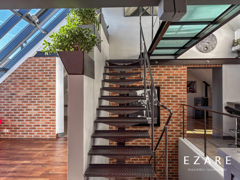 Loft - 138 m² - 6 pièces