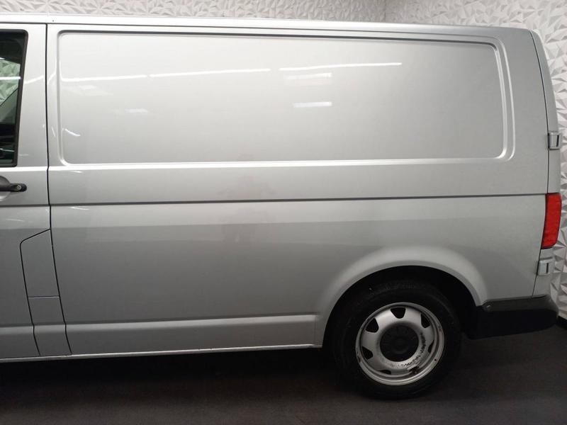 Volkswagen Transporter 6.1 Van L1h1 2.0 Tdi 198 Dsg7 Business