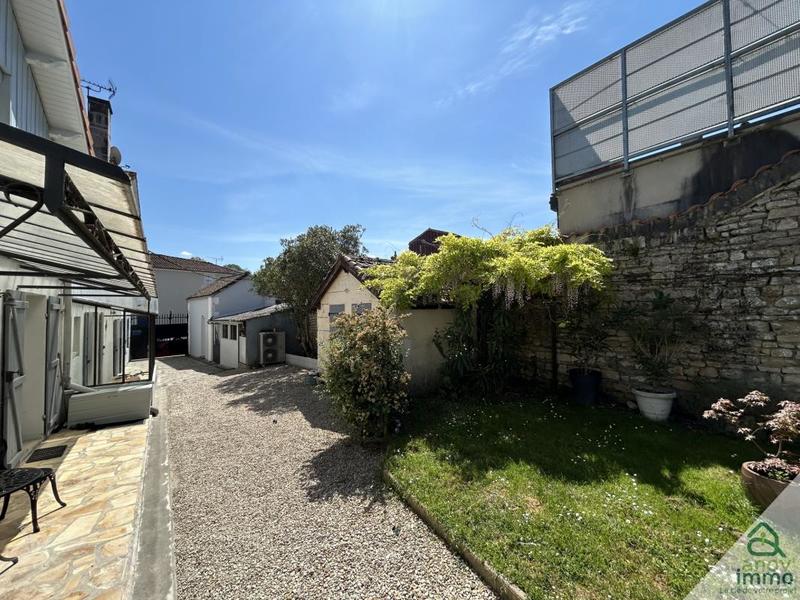 Maison de ville - 235 m² - 10 pièces