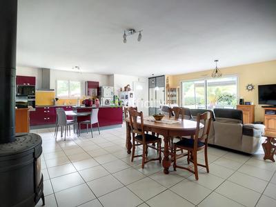 Maison - 332 m² - 24 pièces