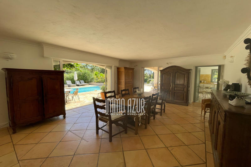 Villa - 200 m² - 6 pièces