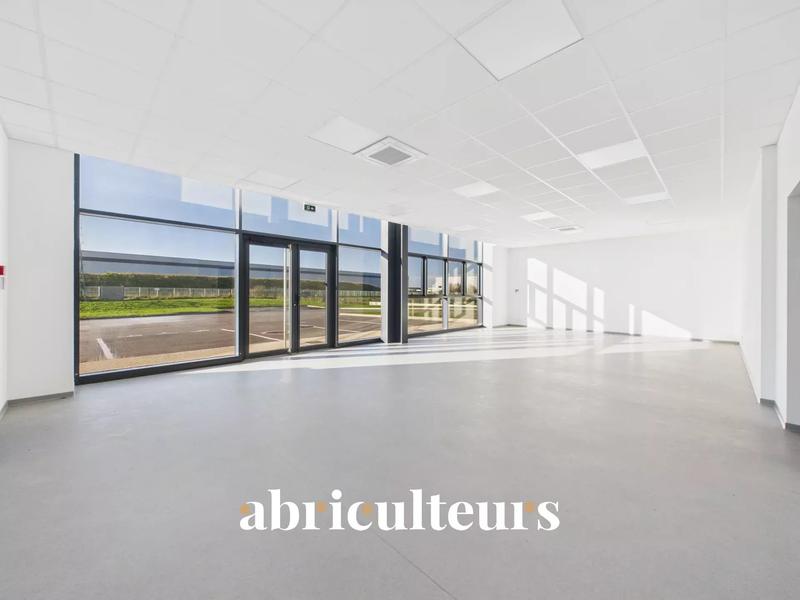 Local d'activités - 755 m²