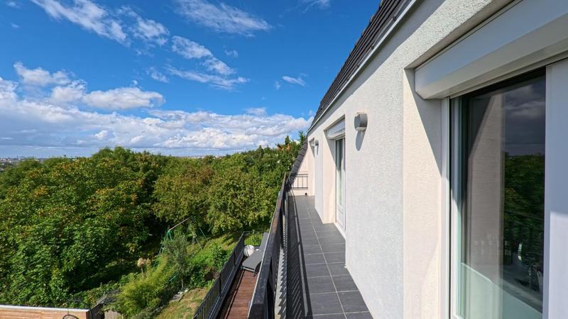 Maison - 215 m² - 9 pièces