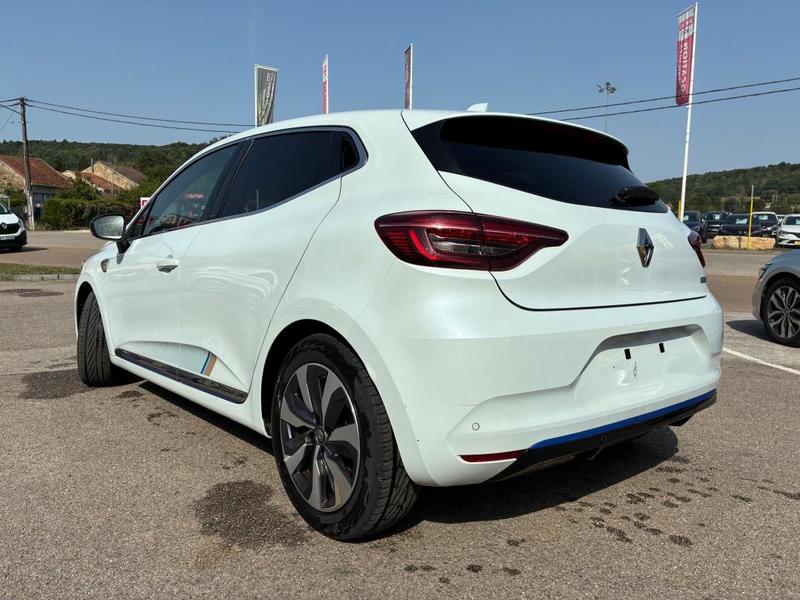 Renault Clio V 1.6 E-Tech Hybrid First