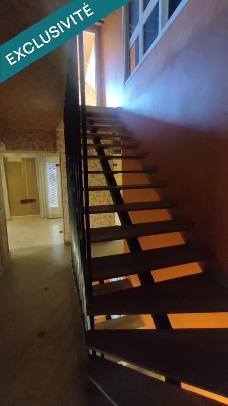 Maison - 220 m² - 8 pièces