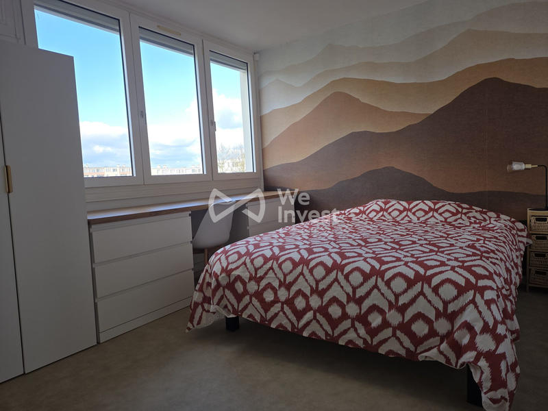 Appartement - 80 m² - 6 pièces