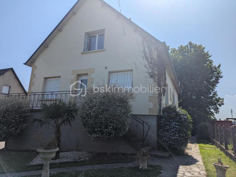 Maison traditionnelle - 160 m² - 8 pièces