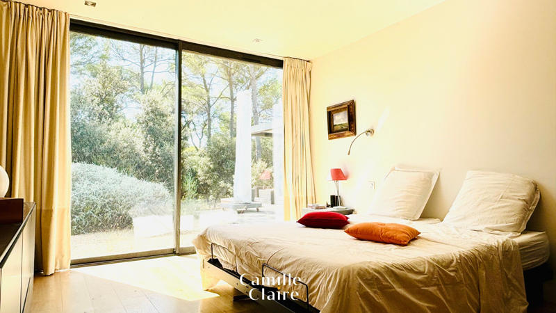 Maison - 240 m² - 5 pièces