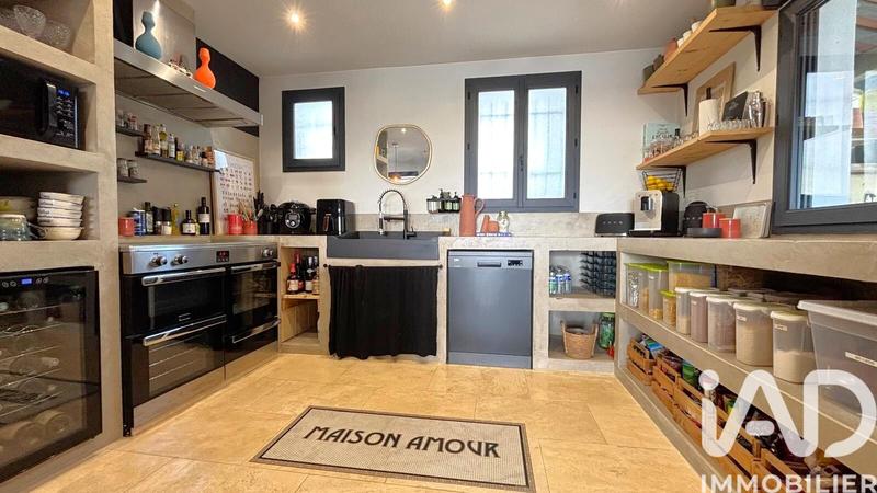 Maison - 205 m² - 7 pièces