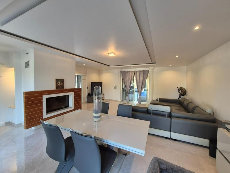 Maison - 471 m² - 15 pièces