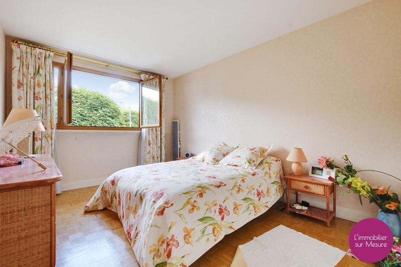 Maison - 270 m² - 6 pièces