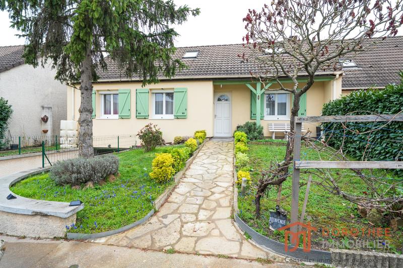 Maison - 93 m² - 6 pièces