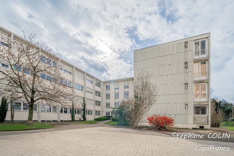 Immeuble - 1 700 m² - 46 pièces