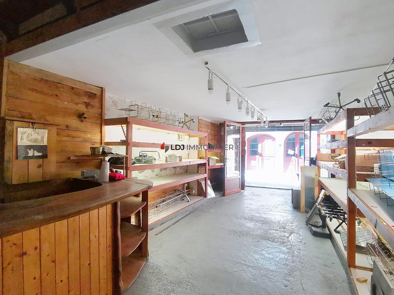 Local commercial - 147 m² - 3 pièces