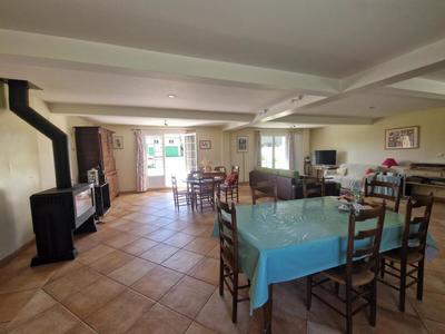 Maison - 231 m² - 8 pièces