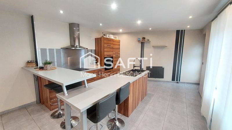 Maison - 95 m² - 5 pièces