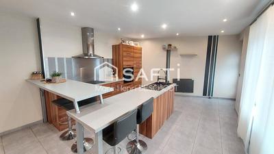 Maison - 95 m² - 5 pièces