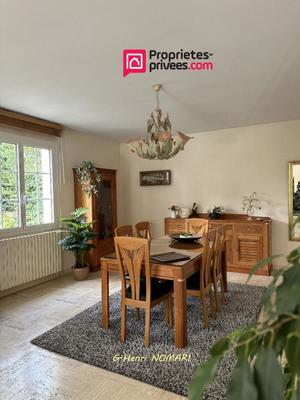 Maison - 280 m² - 10 pièces