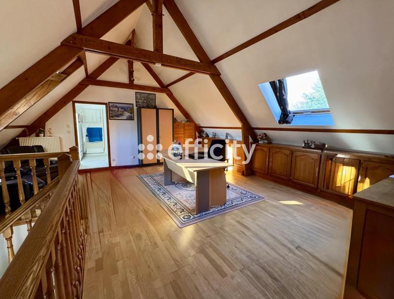 Maison - 240 m² - 8 pièces