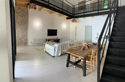 Loft - 130 m² - 5 pièces