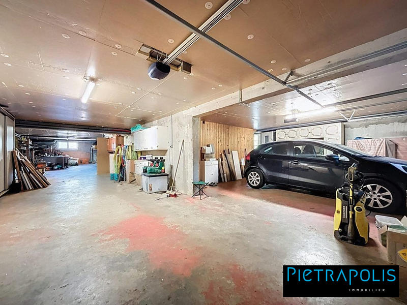 Maison - 278 m² - 9 pièces