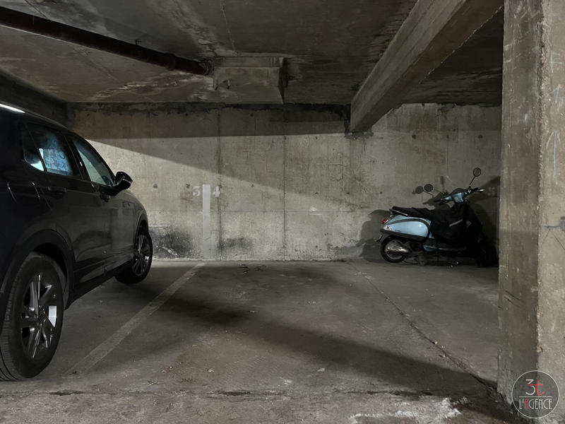 Parking / Garage - 10 m²