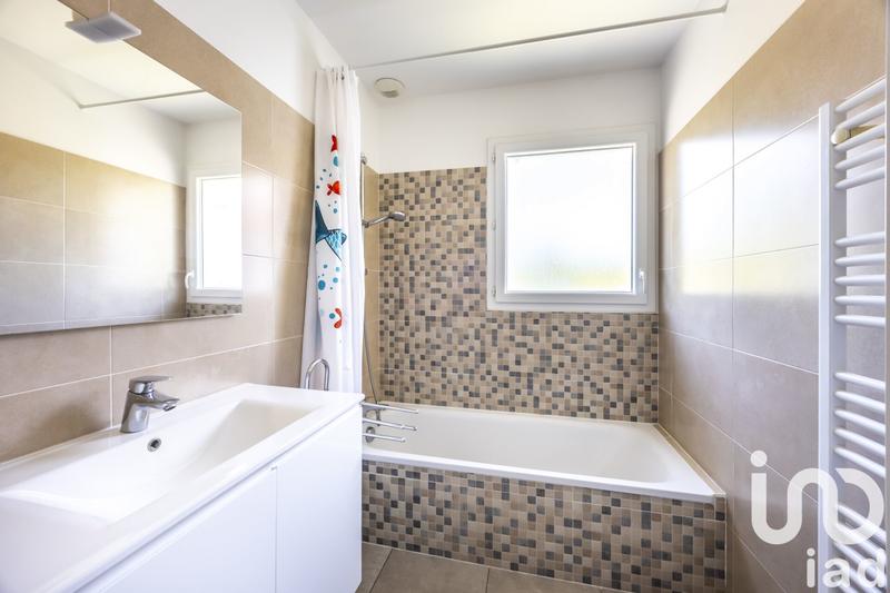 Maison - 93 m² - 5 pièces