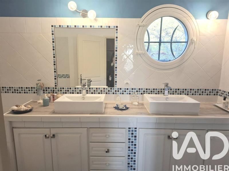 Maison - 185 m² - 7 pièces