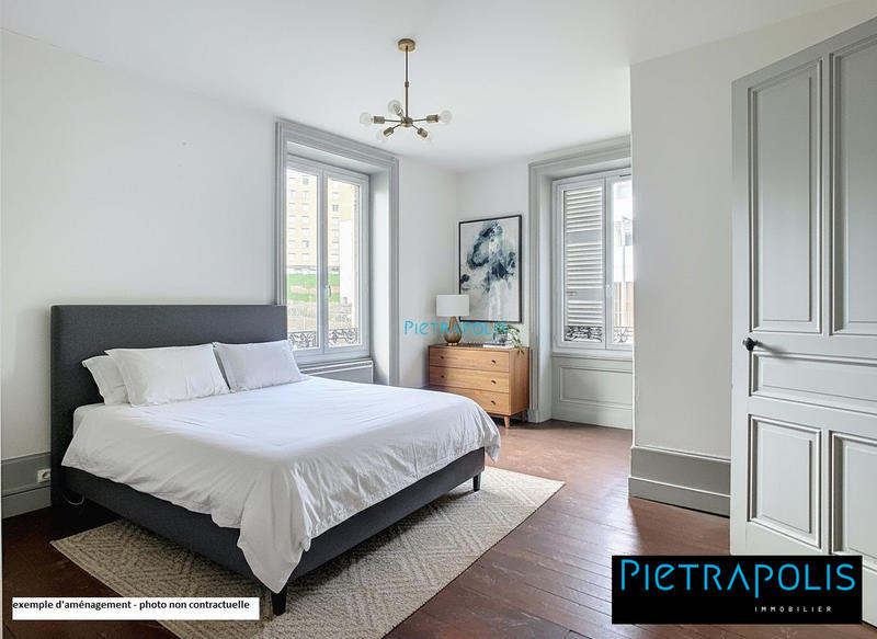 Appartement - 93 m² - 5 pièces