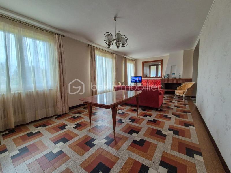 Maison - 205 m² - 8 pièces