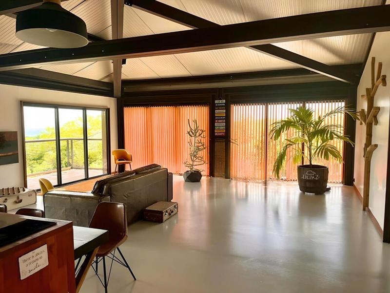 Maison - 276 m² - 10 pièces