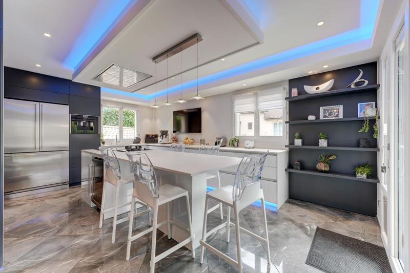 Villa - 332 m² - 6 pièces