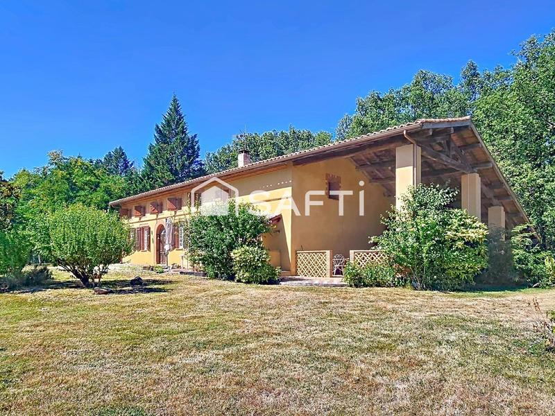 Maison - 300 m² - 6 pièces