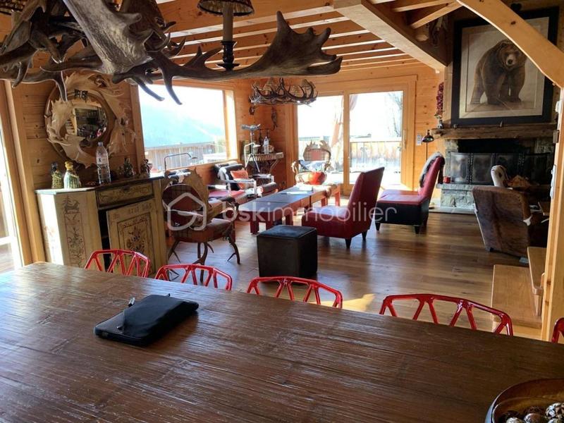 Châlet - 350 m² - 9 pièces