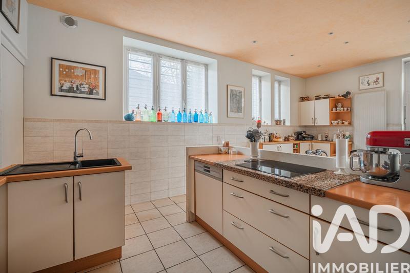 Maison - 369 m² - 9 pièces