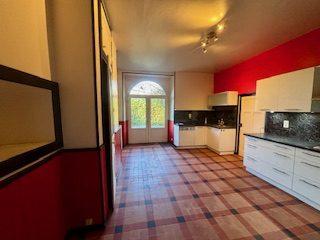 Maison - 251 m² - 6 pièces