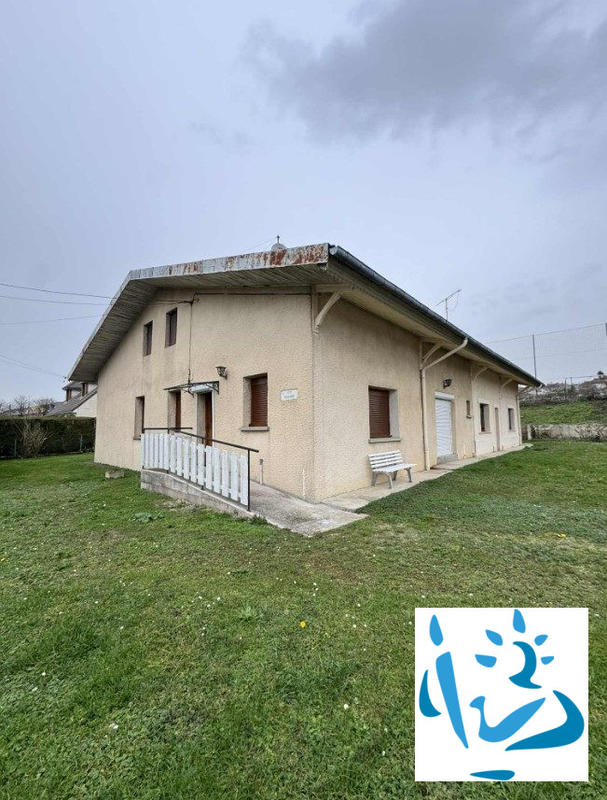 Maison - 265 m² - 18 pièces