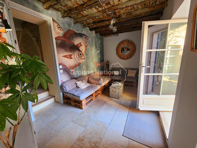 Maison - 300 m² - 7 pièces