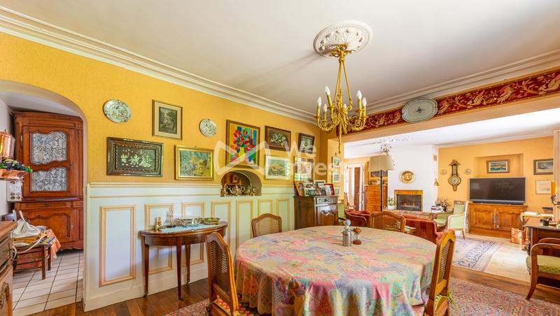 Maison ancienne - 300 m² - 9 pièces