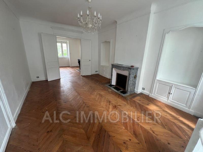 Maison - 224 m² - 9 pièces