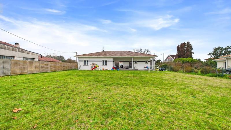 Maison - 141 m² - 7 pièces