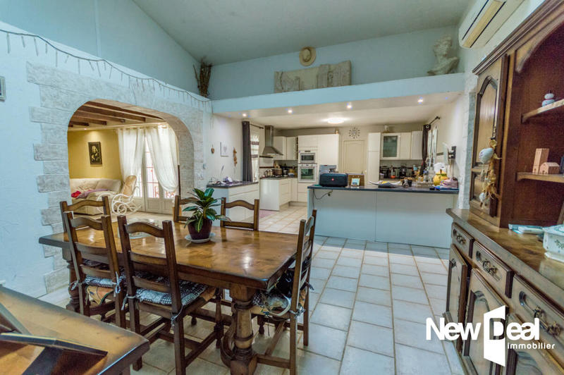 Maison - 200 m² - 7 pièces