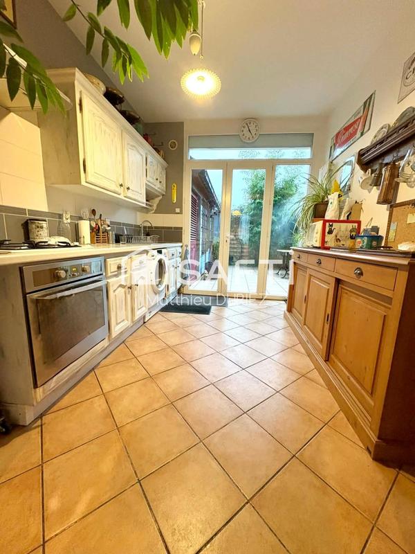 Maison - 90 m² - 5 pièces