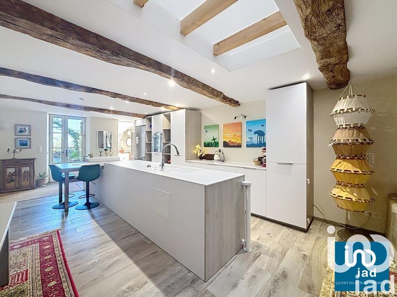 Maison - 220 m² - 11 pièces