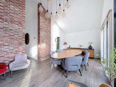 Maison - 183 m² - 12 pièces