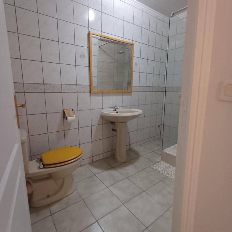 Maison - 250 m² - 8 pièces